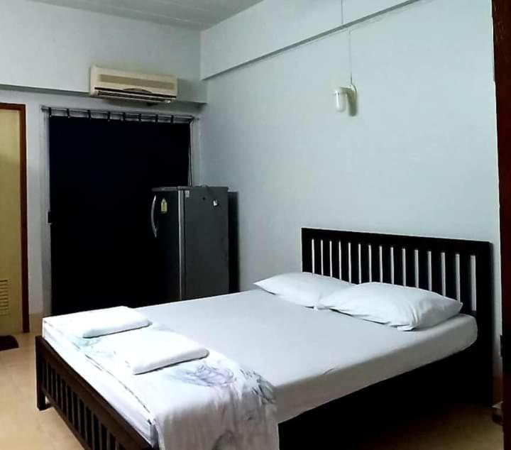 Jirapong Apartment Bangkok Extérieur photo